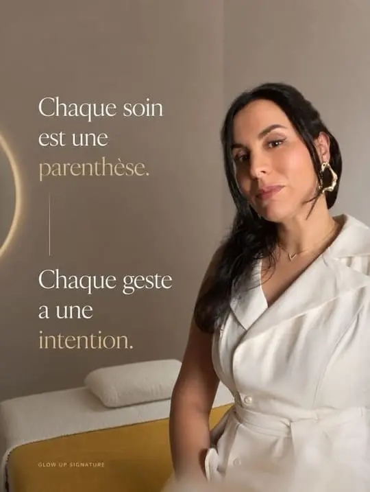 Wafa Mazouz habillée en blanc - Chaque soin est une parenthèse, chaque geste une intention